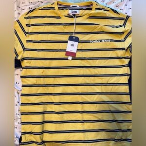 BNWT yellow Tommy jeans tshirt size M
